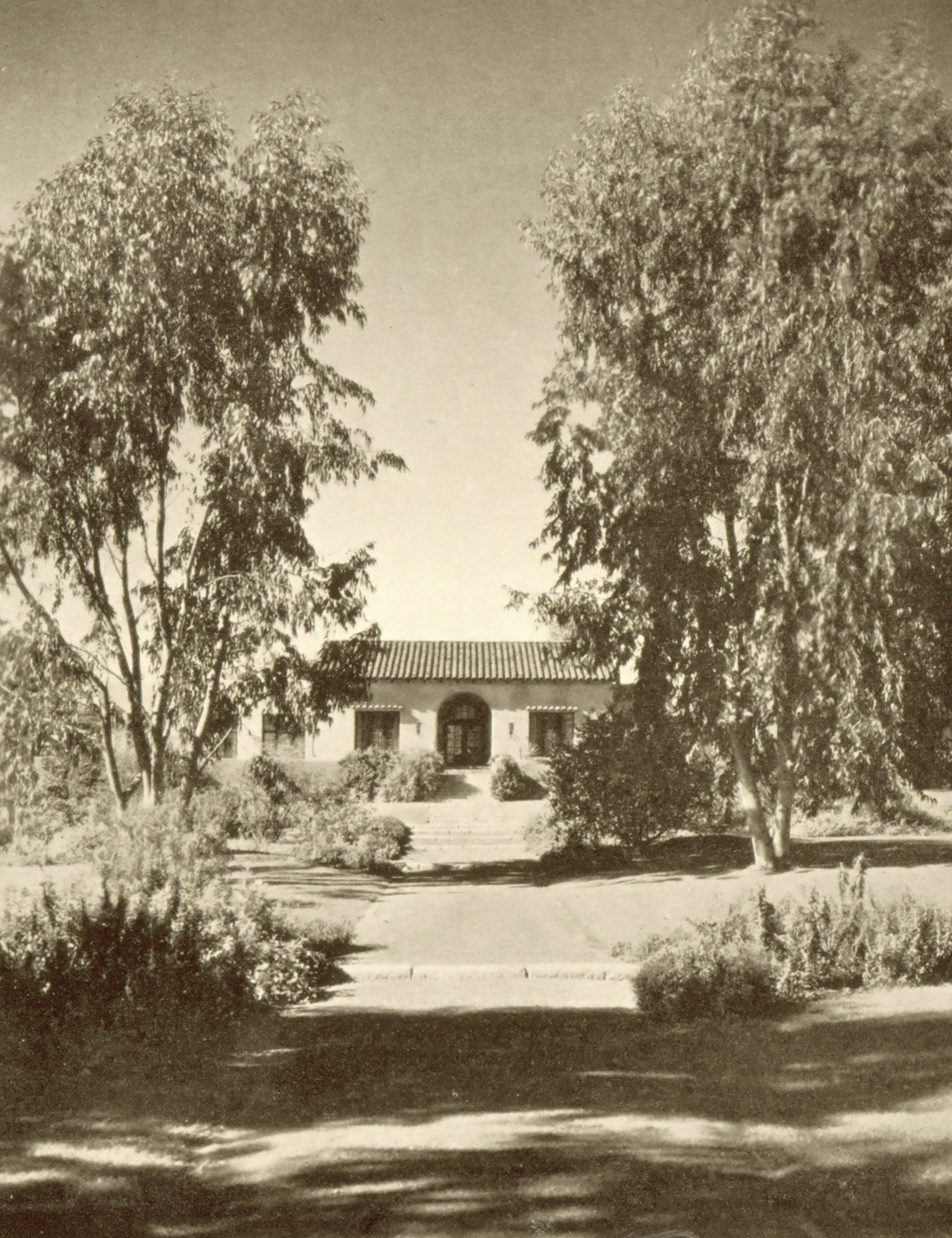 Historical photo of a Lillian Rice Spanish-style home in Rancho Santa Fe, San Diego