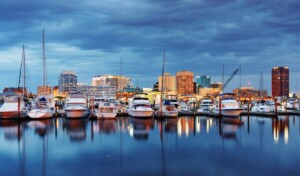 12 Date Ideas in Norfolk, VA: From Scenic Garden Walks to a Classic Beer and Pizza Date