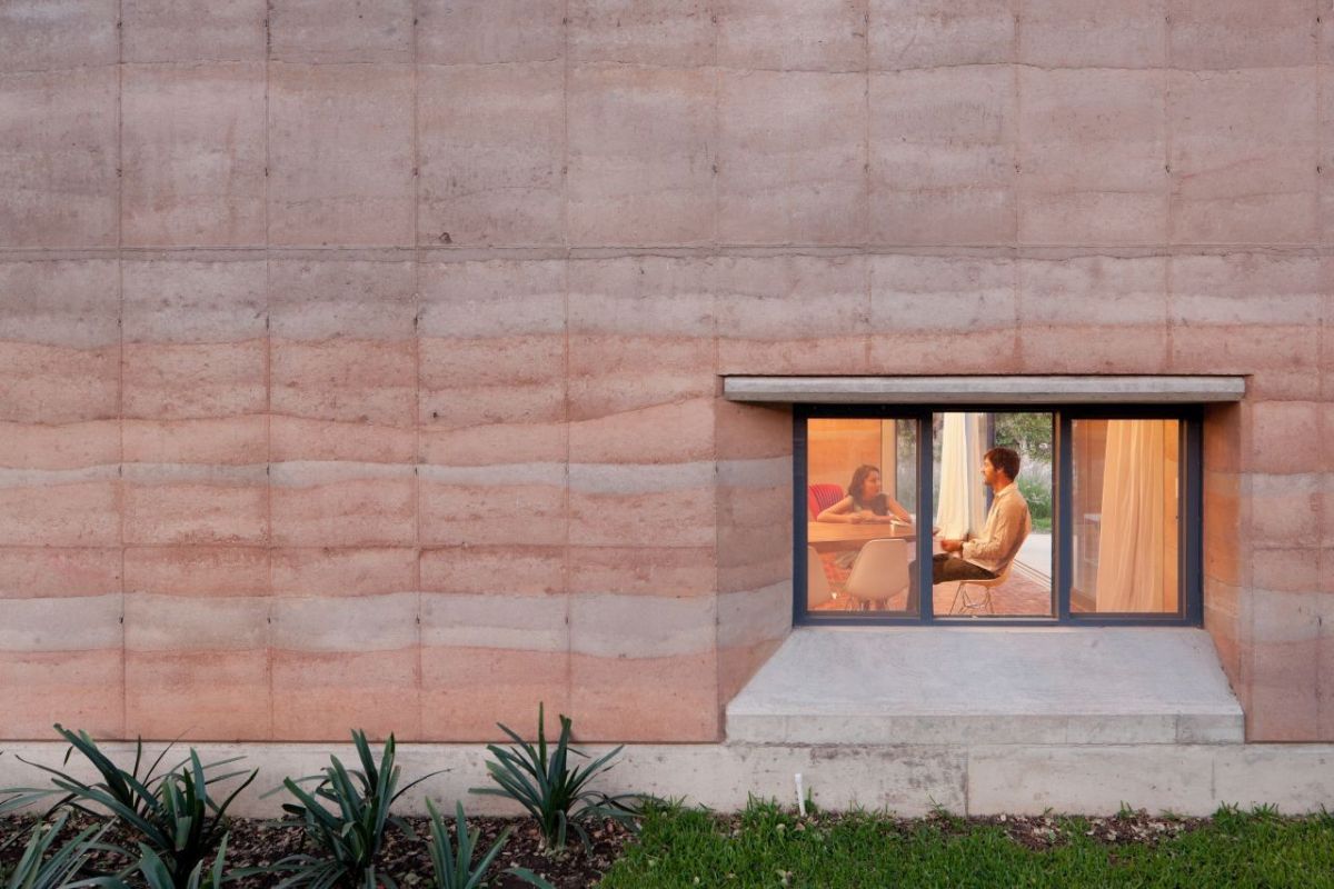 Mexico Rammed Earth House - walls