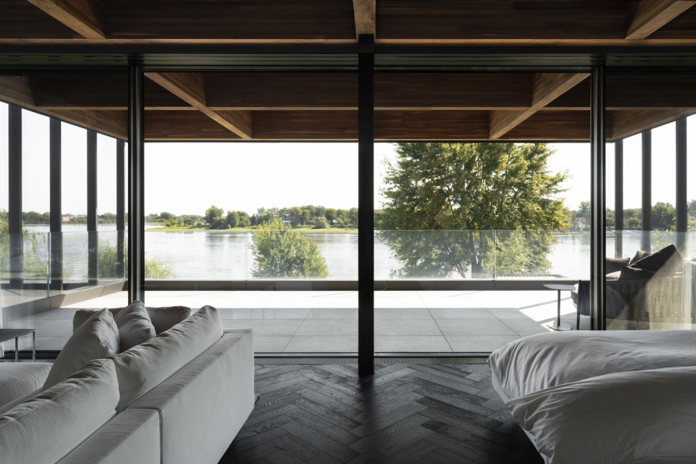 Residence Terrebonne By Saucier Perrotte architectes lake view