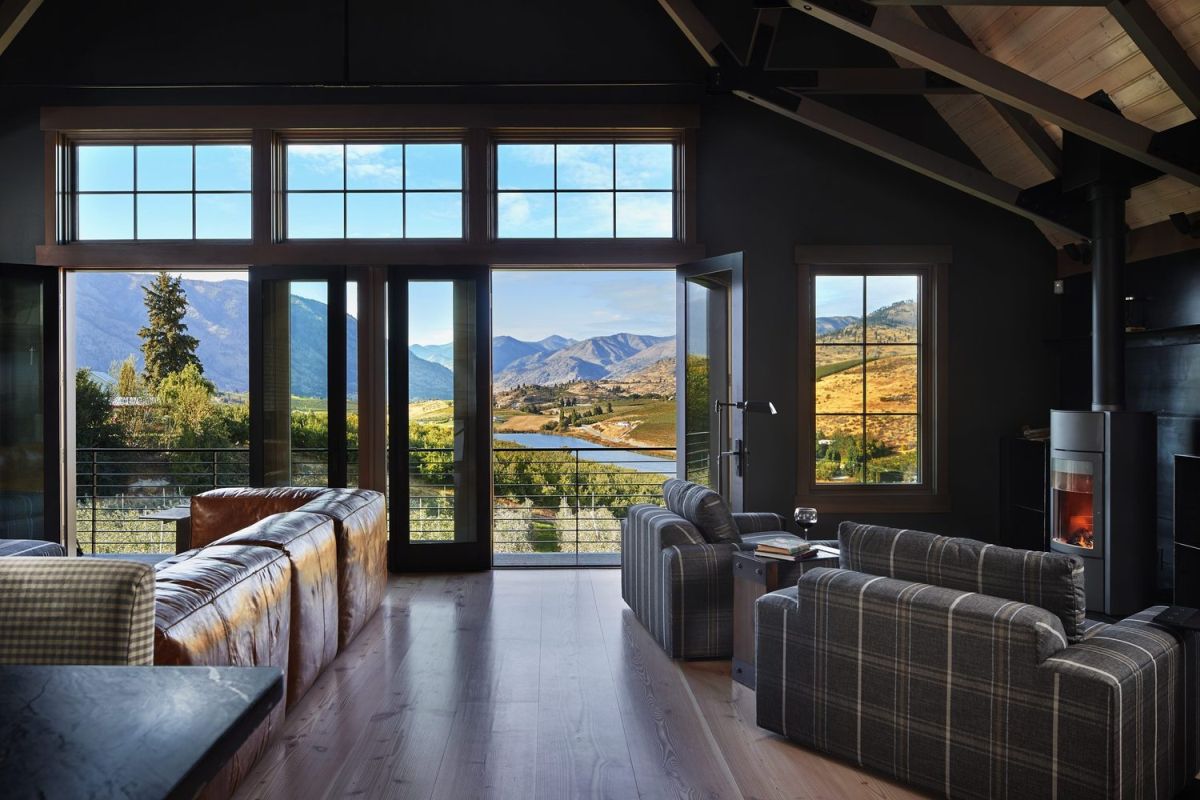 Gambrel Barn House Designed for Flexible Living and Work