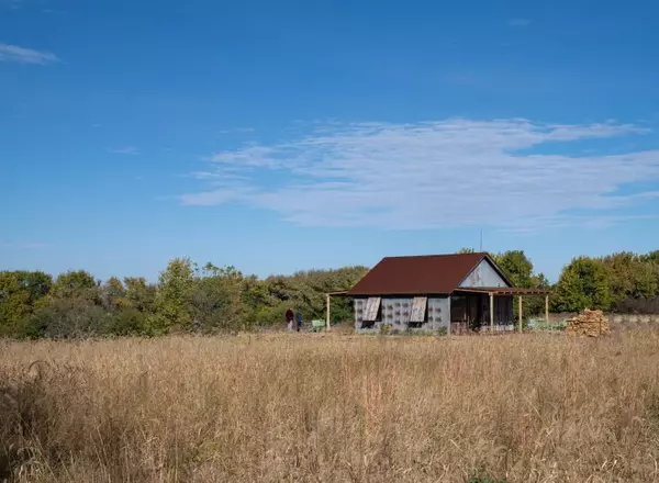 Overbrook Overlook: An Architect&#8217;s Barn-Turned-Tiny Home &#8216;Operates Much Bigger Than It Is&#8217;,Fan Winston