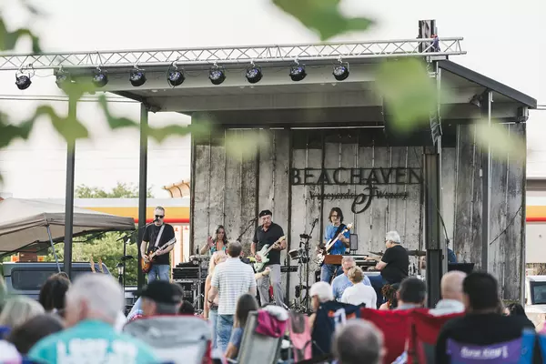 This weekend in Clarksville: Dr. Seuss play, C4 party, live music at Beachaven and Old Glory