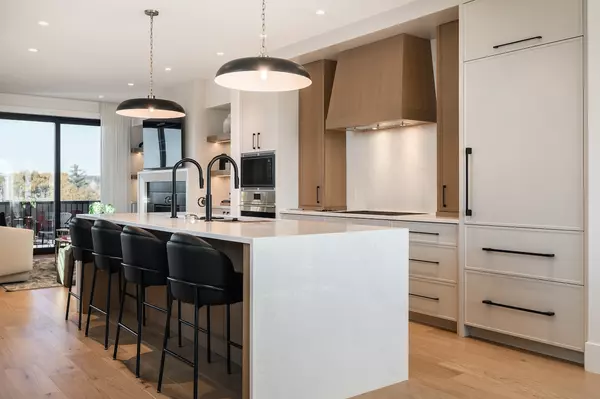 Property of the Week: A Townhome with a 20-Foot Deck in Aspen Woods