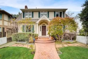 Virtual House Tour Tips for Winning Over Buyers Through the Screen