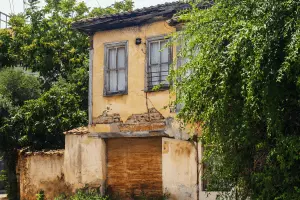 How to Sell a Teardown House: Complete Seller’s Guide
