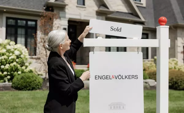 What Real Estate Agents Really Do to Sell Your Home: A Behind-the-Scenes Look,