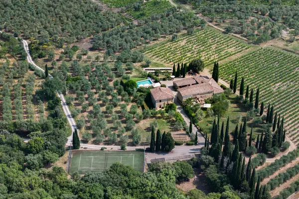 feature image of Dreaming Among the Vines: Explore the World’s Most Exquisite Vineyard Estates