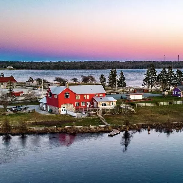 Saddle Up for Horse Racing’s Triple Crown Season,