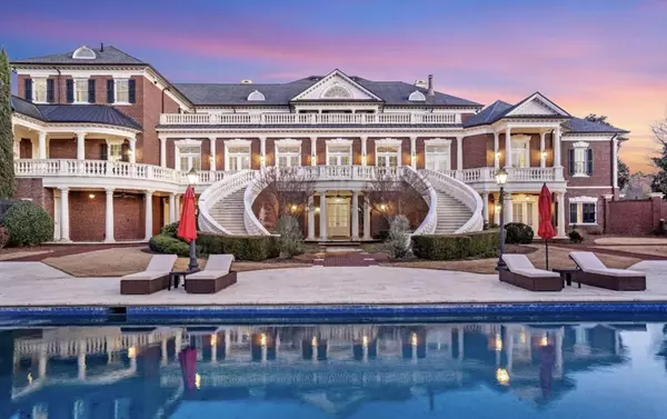 Property Spotlights: Robin Williams’ Villa Sold, Dwight Howard’s Mansion Listed,