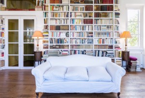 4 Tips for Turning Your Spare Room Into an At-Home Library