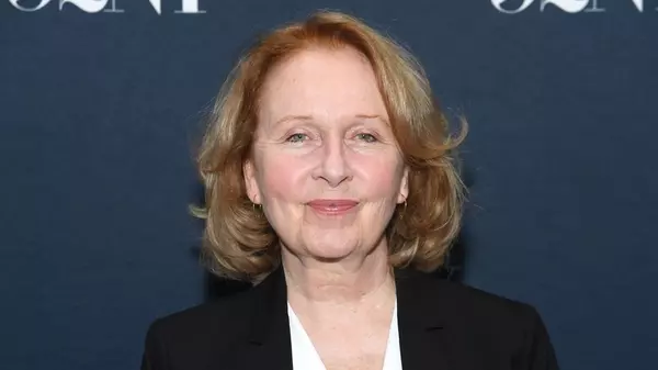Kate Burton Recalls Being Jodie Foster’s Landlord: ‘She Was My Tenant at Yale’