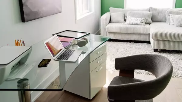 Remote-Ready Homes Are Booming—Hybrid-Work Features Jump as Much as 66% in Listings