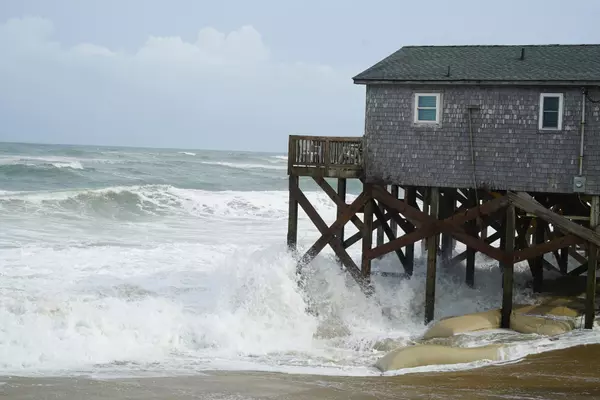 Hurricane Erin still stirring up dangerous waves while it moves away from the East Coast,Associated Press