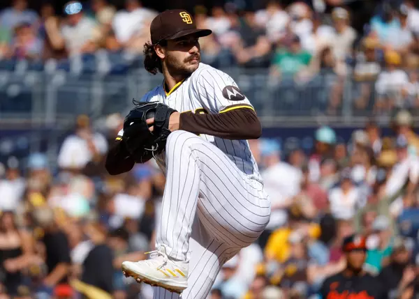 Photos: Padres fall to Orioles, 4-3