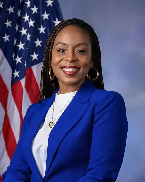 House Democrats call for more action on US housing crisis,Chris Clow