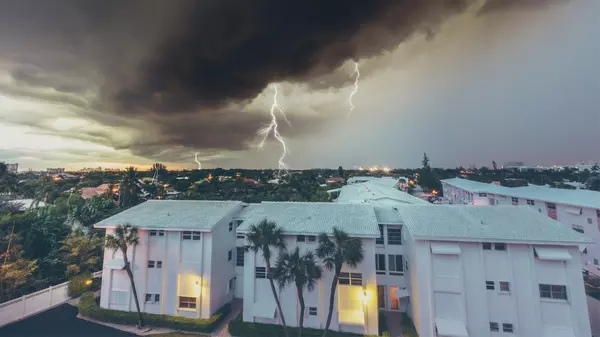 Record Numbers of Homeowners Are Losing or Dropping Insurance—and Facing Legal Trouble