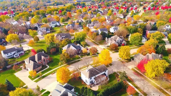 Council Bluffs, IA Homeowners Can Expect a Warm and Wet Fall, Says The Old Farmer’s Almanac,The Realtor.com Team