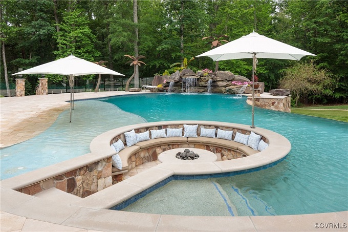 RV dealership family homestead near CCV’s James River Course listed at $5M 5 203RandolphSquareLn8