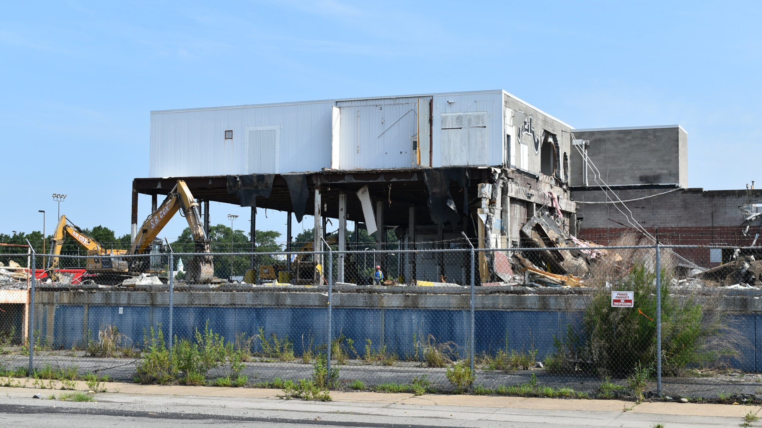 Demolition underway at old Pet Dairy site, where new VCU Health cardiac center is planned 2 vcu health pet dairy demo 1 Cropped scaled