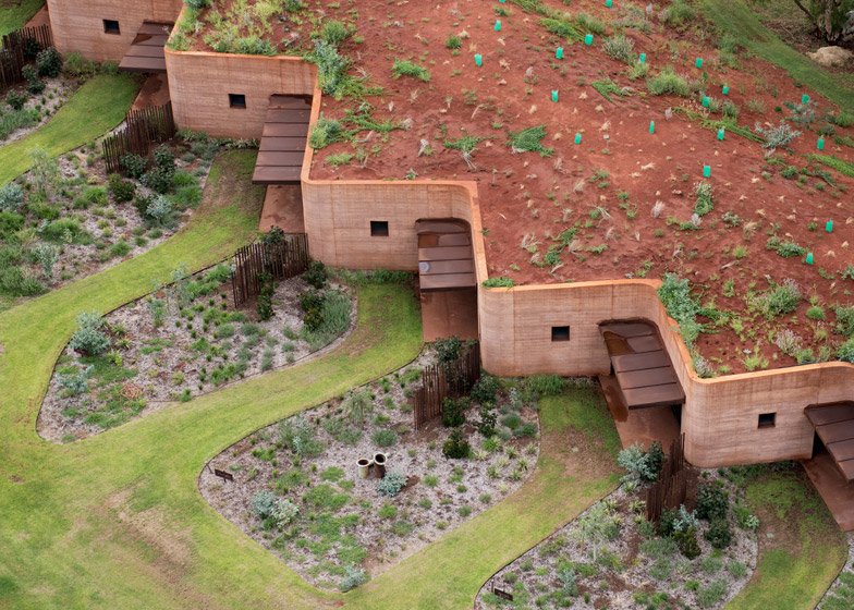 Alternatives to Concrete for Sustainable and Modern Homes