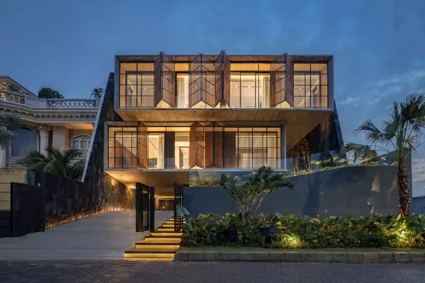 A Tropical Urban Retreat in Jakarta