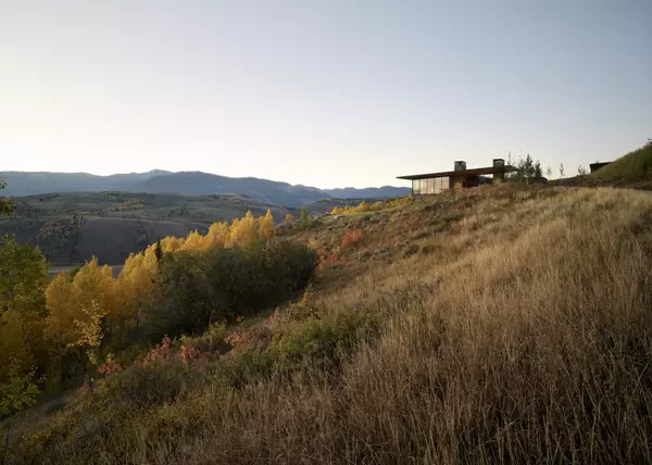 Skyview Residence Blends Tradition, Landscape, and Legacy in Jackson, Wyoming