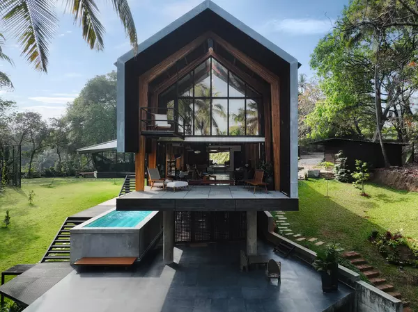 Cantilevered Timber Residence Frames the Goan Landscape