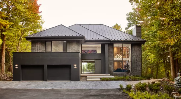 Breakthrough House in Montreal by Desjardins Bherer