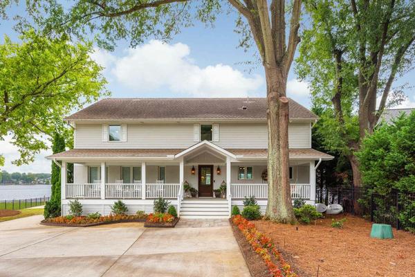 Just Coasting,Southern Charm Realty & Retreats