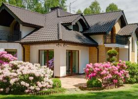 House with landscaped yard House with landscaped yard