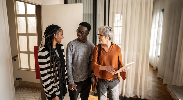 A Real Estate Agent Helps Take the Fear Out of the Market,Raydiantre