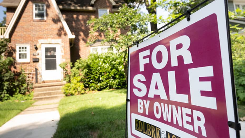 A house is for sale in Arlington, Virginia, July 13, 2023. (Photo by SAUL LOEB / AFP) (Photo by SAUL LOEB/AFP via Getty Images)