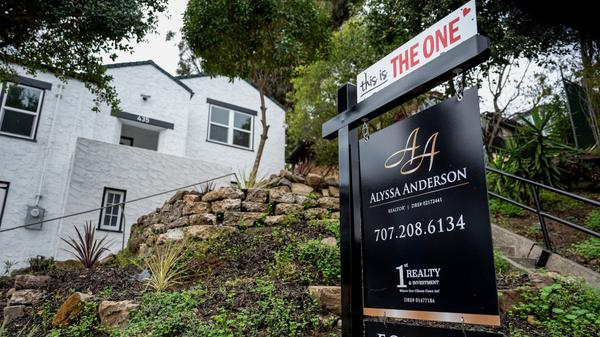 Homebuyers make a last gasp effort before the holidays, but interest rates offer little incentive,anastasiakaufman-chime-me