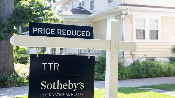 Adjustable-rate mortgage demand jumps nearly 10% as buyers struggle to afford housing market,anastasiakaufman-chime-me