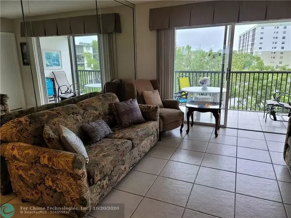 Pompano Beach, FL 33069,2226 N Cypress Bend Dr  #408