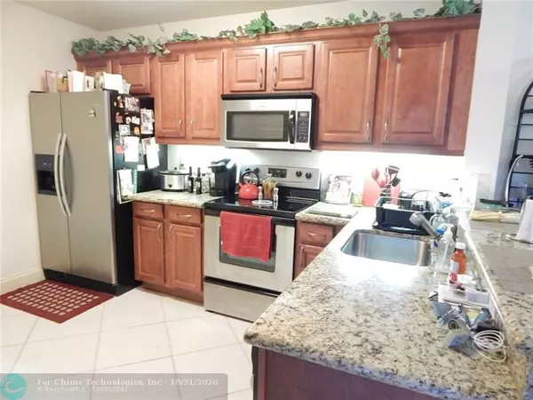 Coral Springs, FL 33067,5701 Riverside Dr  #302