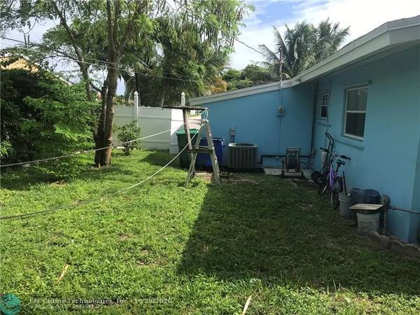 North Miami Beach, FL 33162,17900 NE 6th Ct