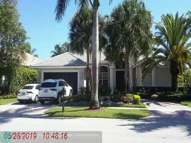 11021 Blue Palm St, Plantation, FL 33324