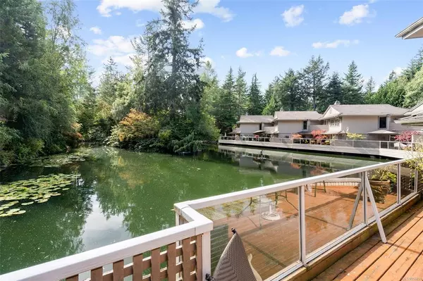 Saanich, BC V8X 4S6,1040 Pondwood Lane #7