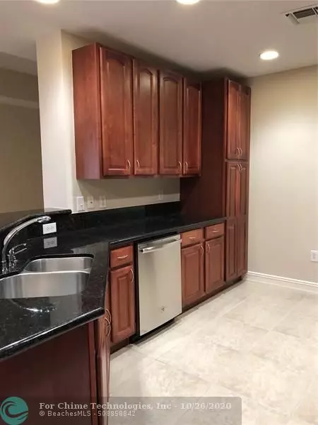 Weston, FL 33331,16102 Emerald Estates Dr  #417