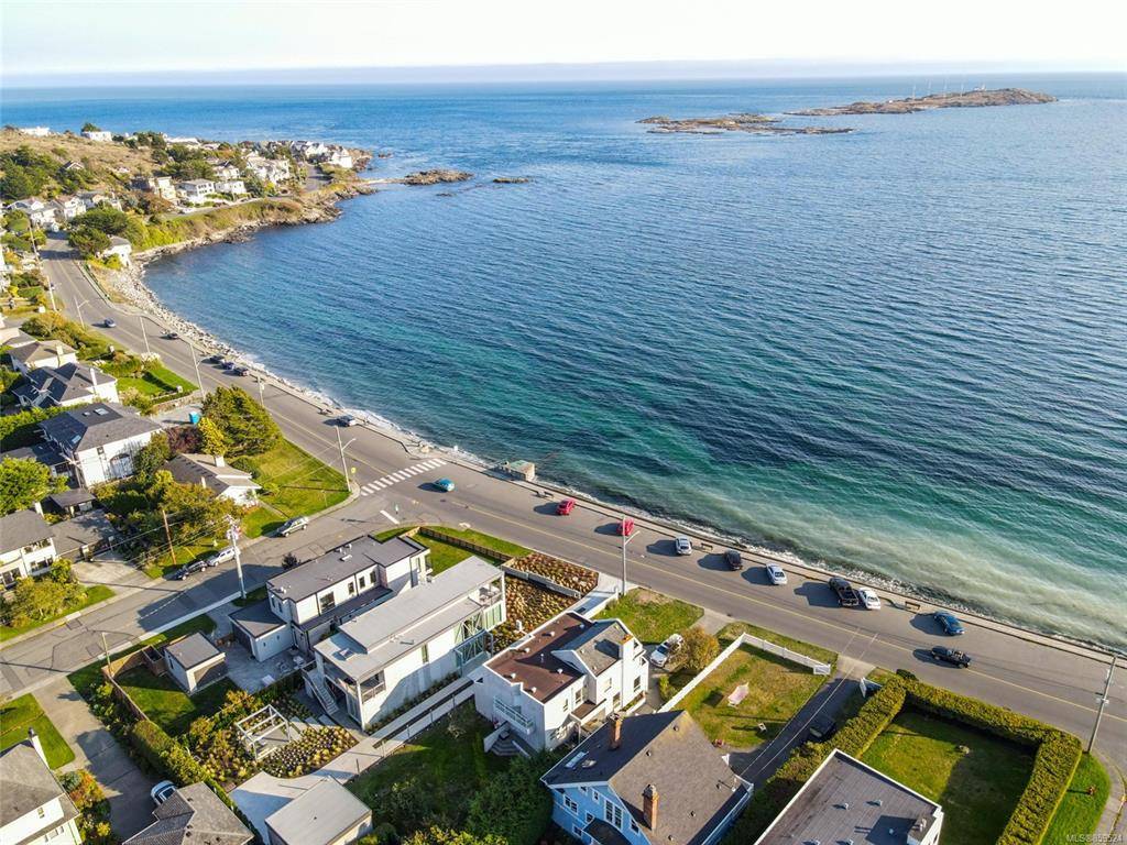 376 Beach Dr, Oak Bay, BC V8S 2M3