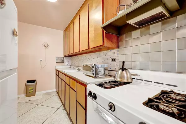 Brooklyn, NY 11224,458 Neptune AVE #4L