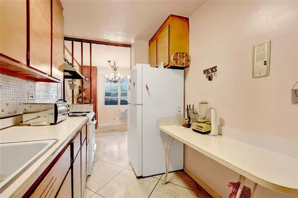 Brooklyn, NY 11224,458 Neptune AVE #4L