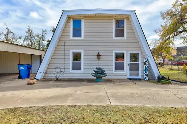 302 SW 3rd Street, Minco, OK 73059