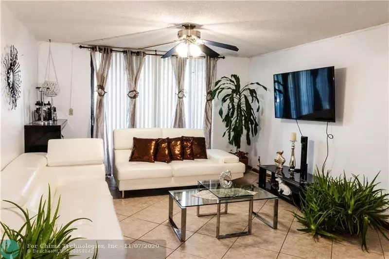 6190 Woodlands Blvd  #212, Tamarac, FL 33319