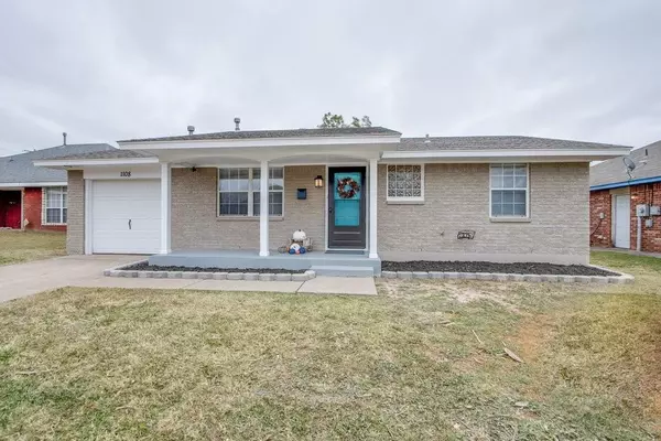 1108 Lawton Avenue, Moore, OK 73160