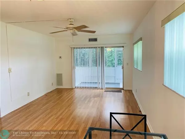 Deerfield Beach, FL 33064,1021 Crystal Lake Dr  #115