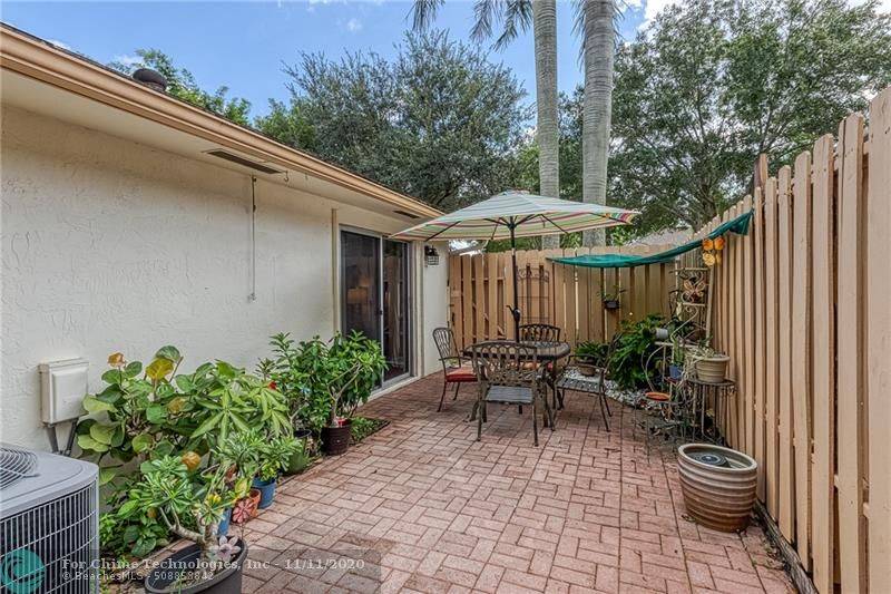 Davie, FL 33328,3644 E Bell Dr