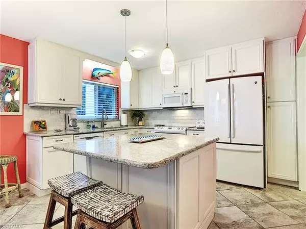 Sanibel, FL 33957,2265 W Gulf DR #210A